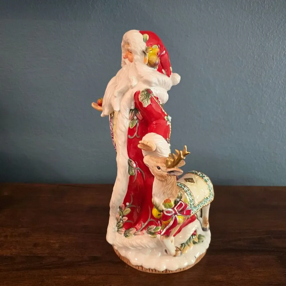 Corner Ruby Christmas Woodland Santa Deer Figurine 15